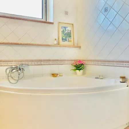 Apartment Blue Apricot Con Jacuzzi Montesilvano